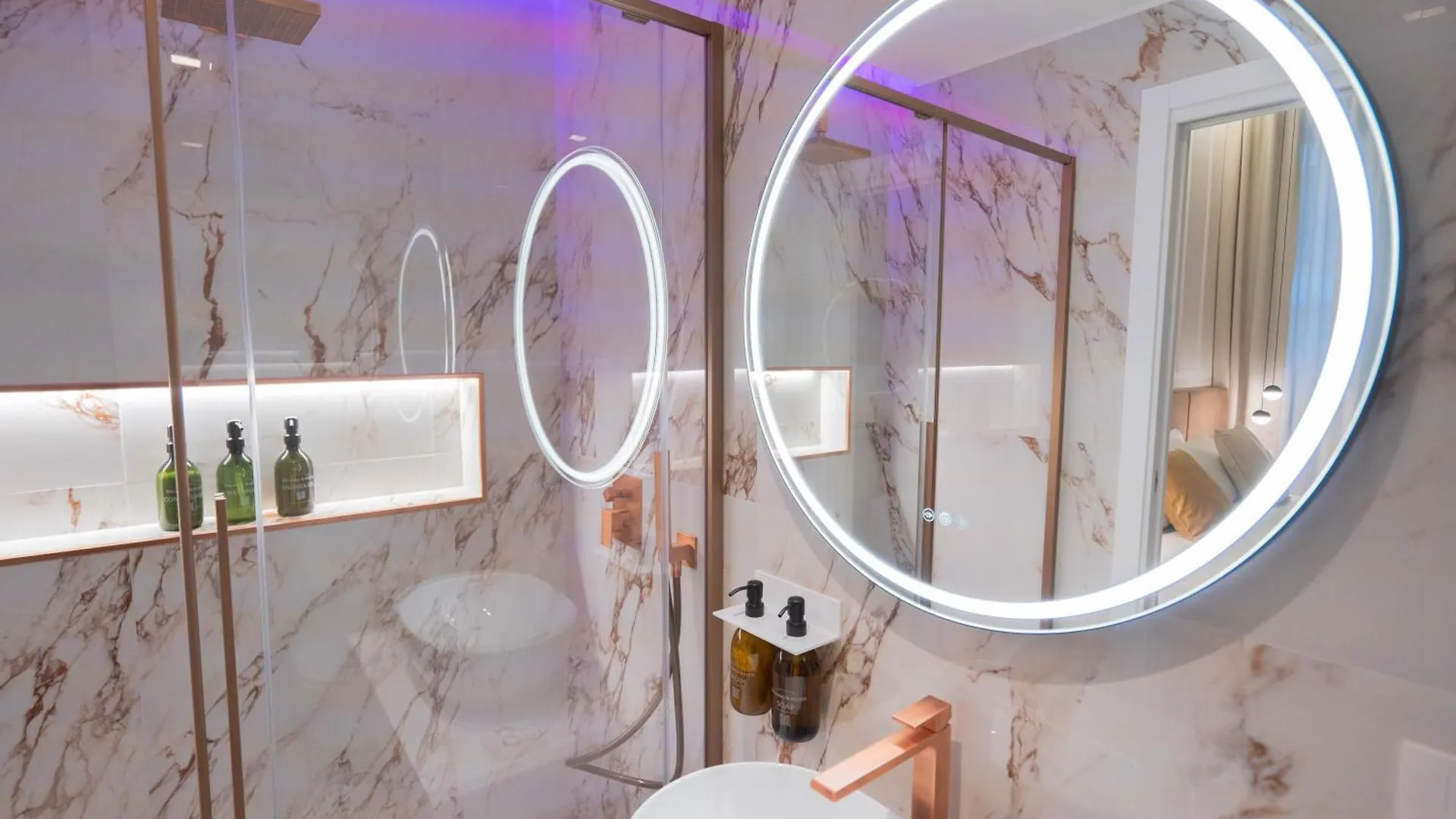 56 Orange Street Luxury Accommodation روما