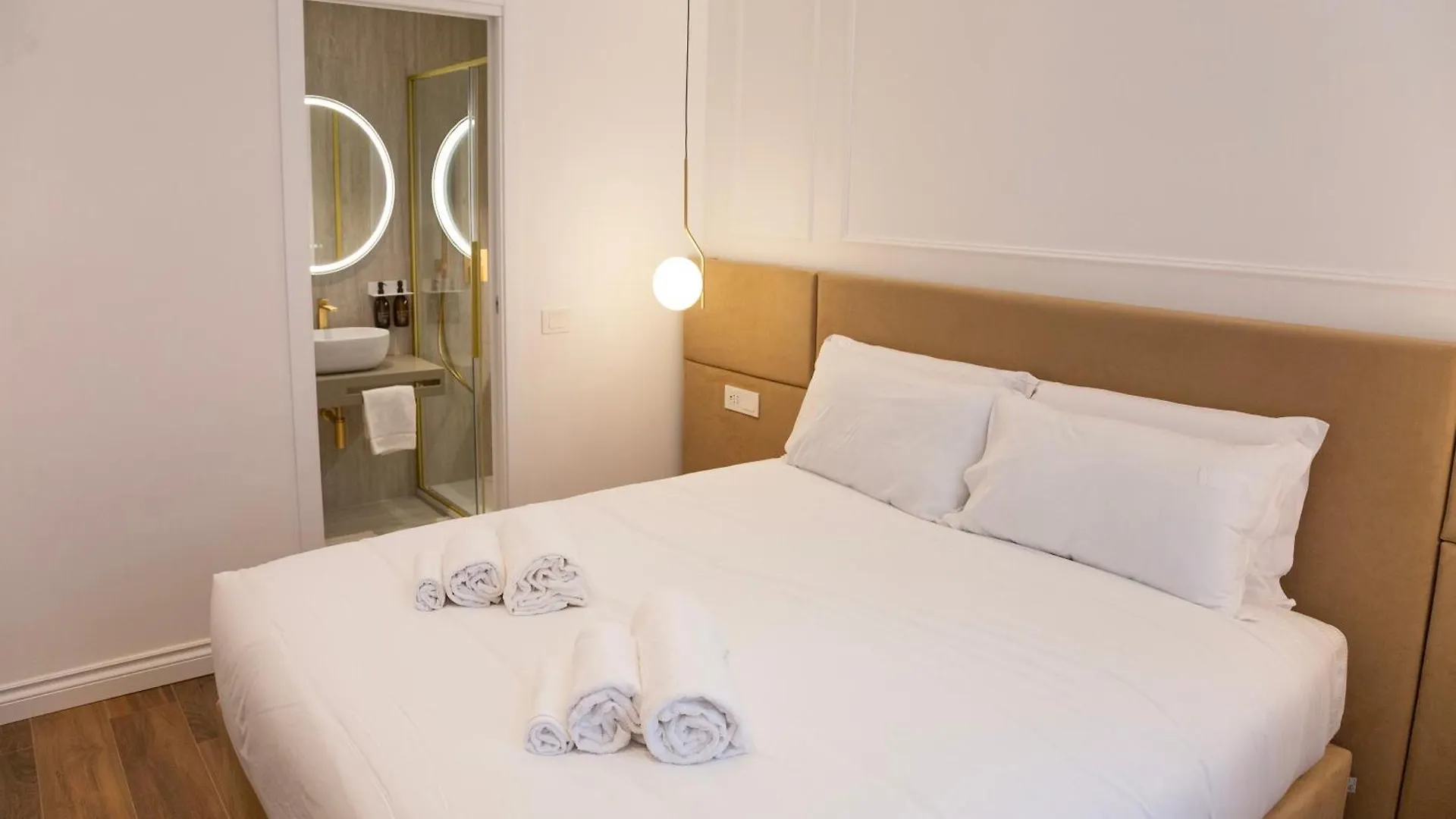 56 Orange Street Luxury Accommodation Rome Guest house
