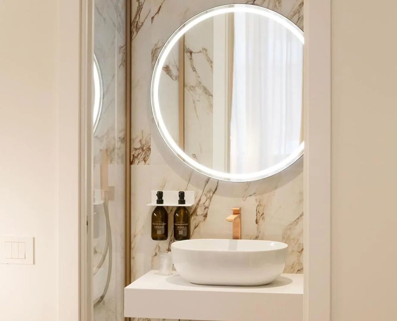 56 Orange Street Luxury Accommodation Rome