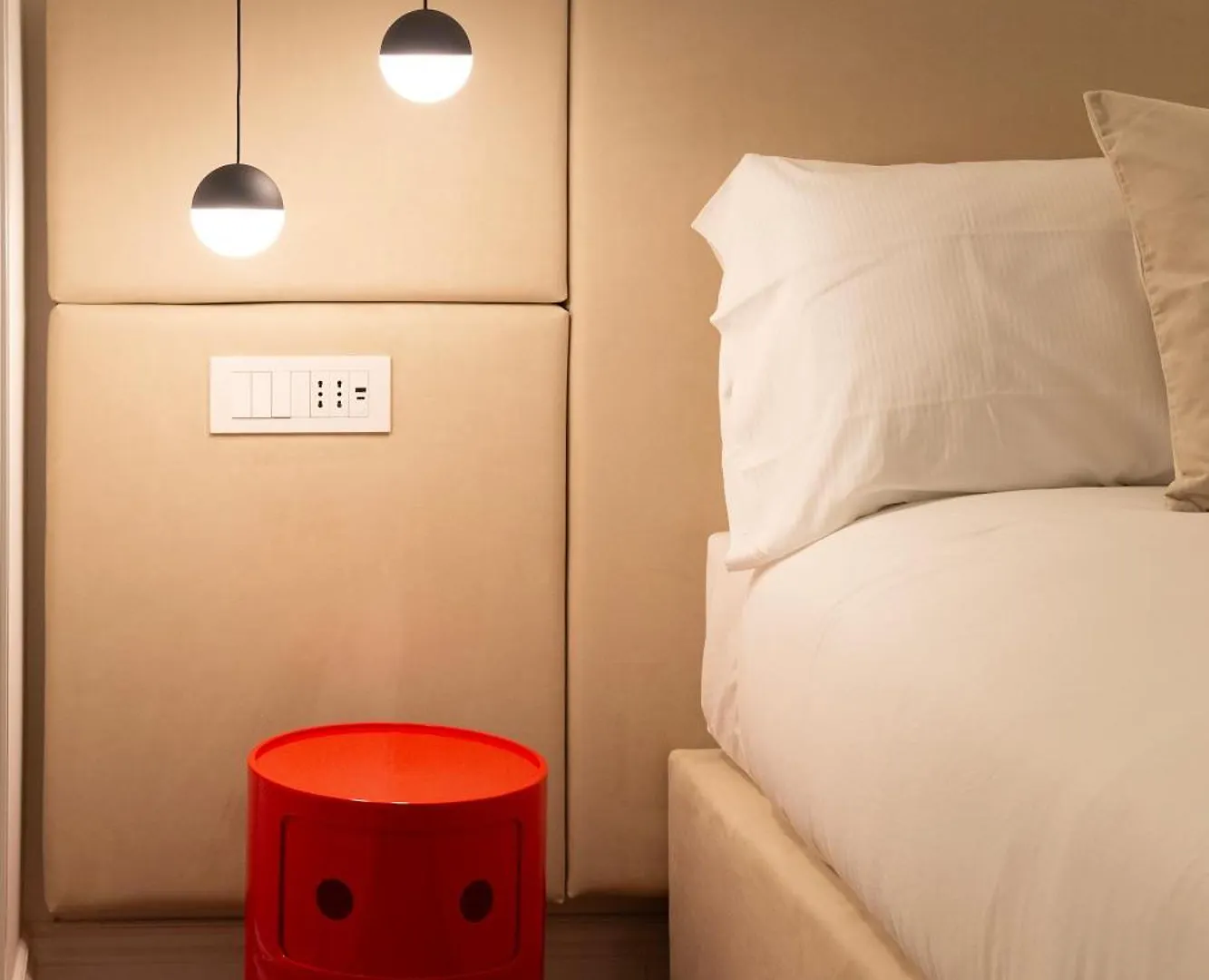 56 Orange Street Luxury Accommodation Rome