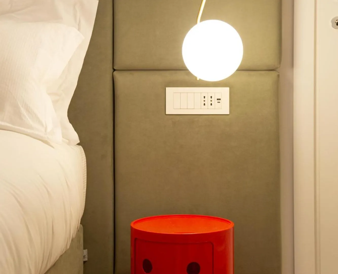 56 Orange Street Luxury Accommodation Rome