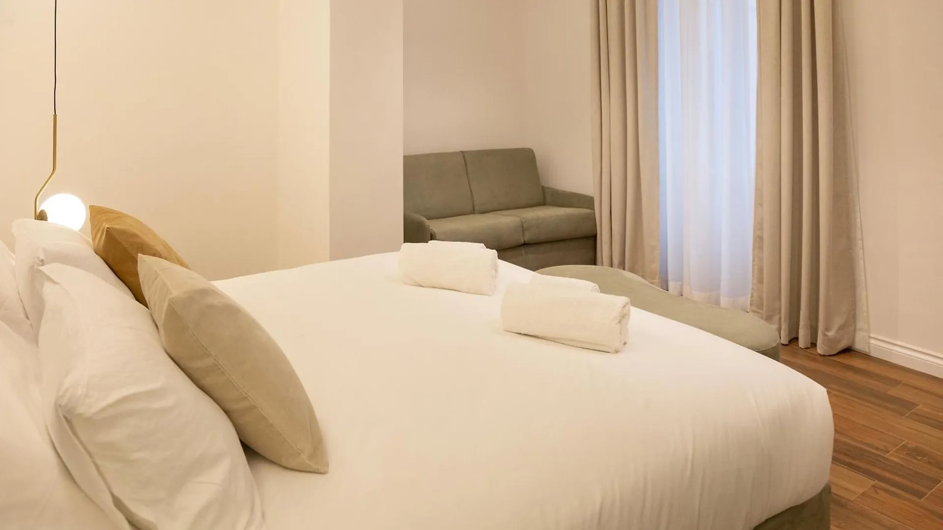 56 Orange Street Luxury Accommodation Rome