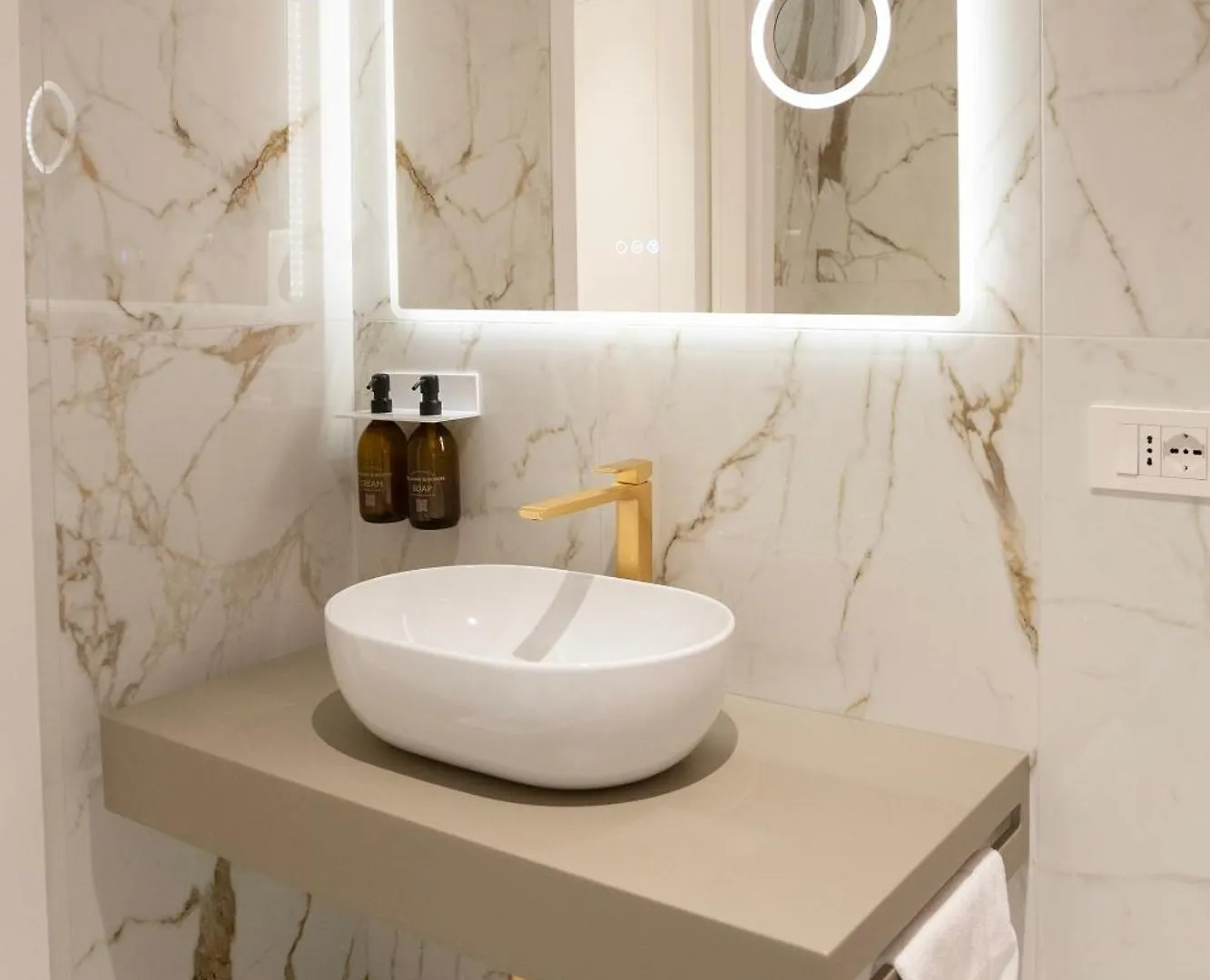 56 Orange Street Luxury Accommodation Rome Guest house