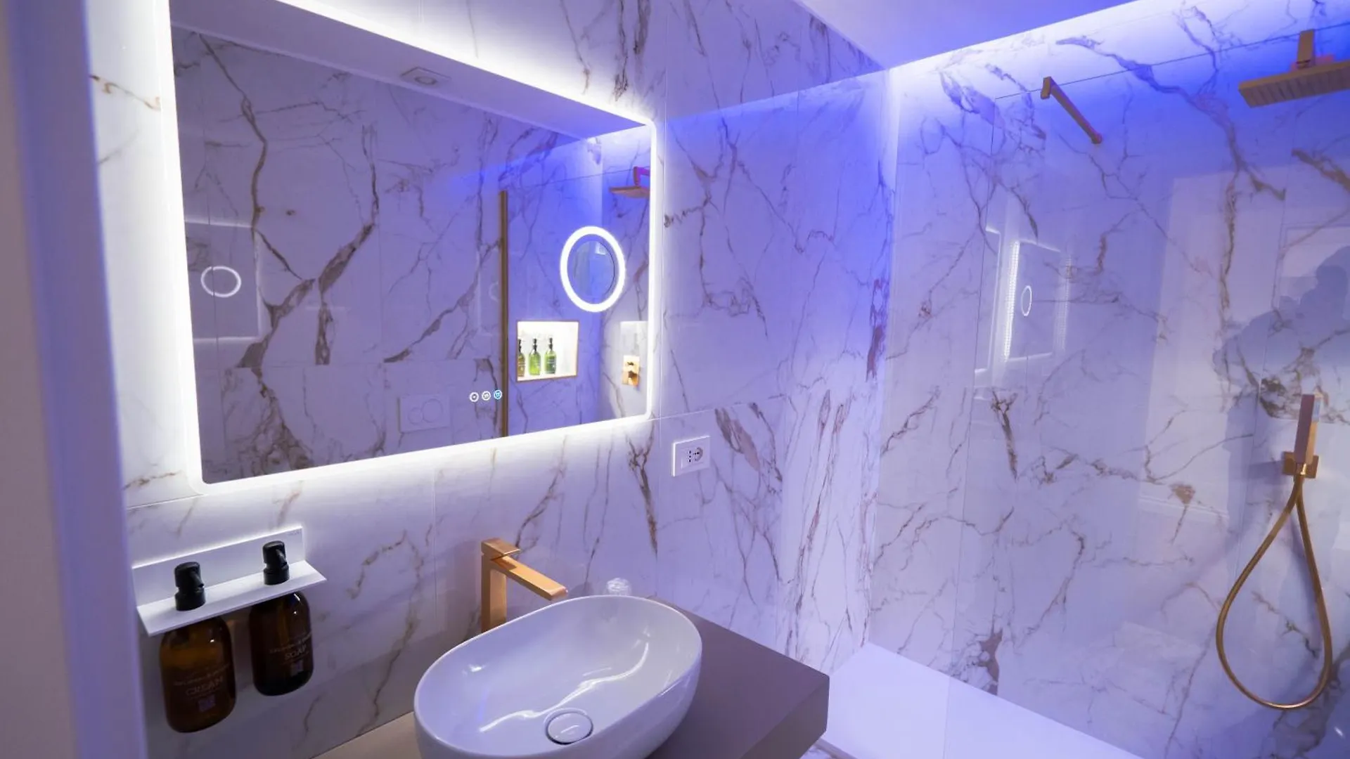56 Orange Street Luxury Accommodation Rome Guest house