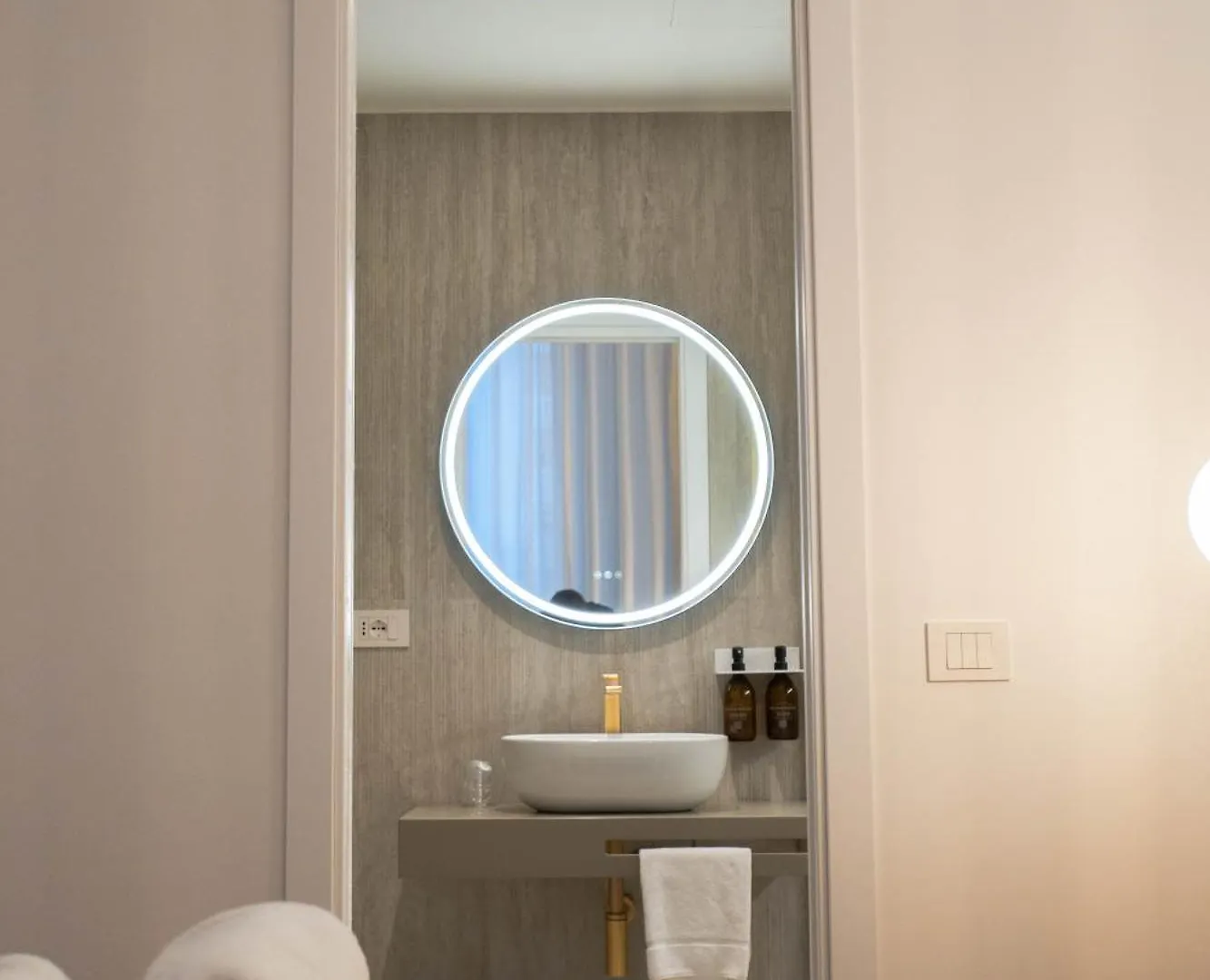 56 Orange Street Luxury Accommodation Rome Guest house