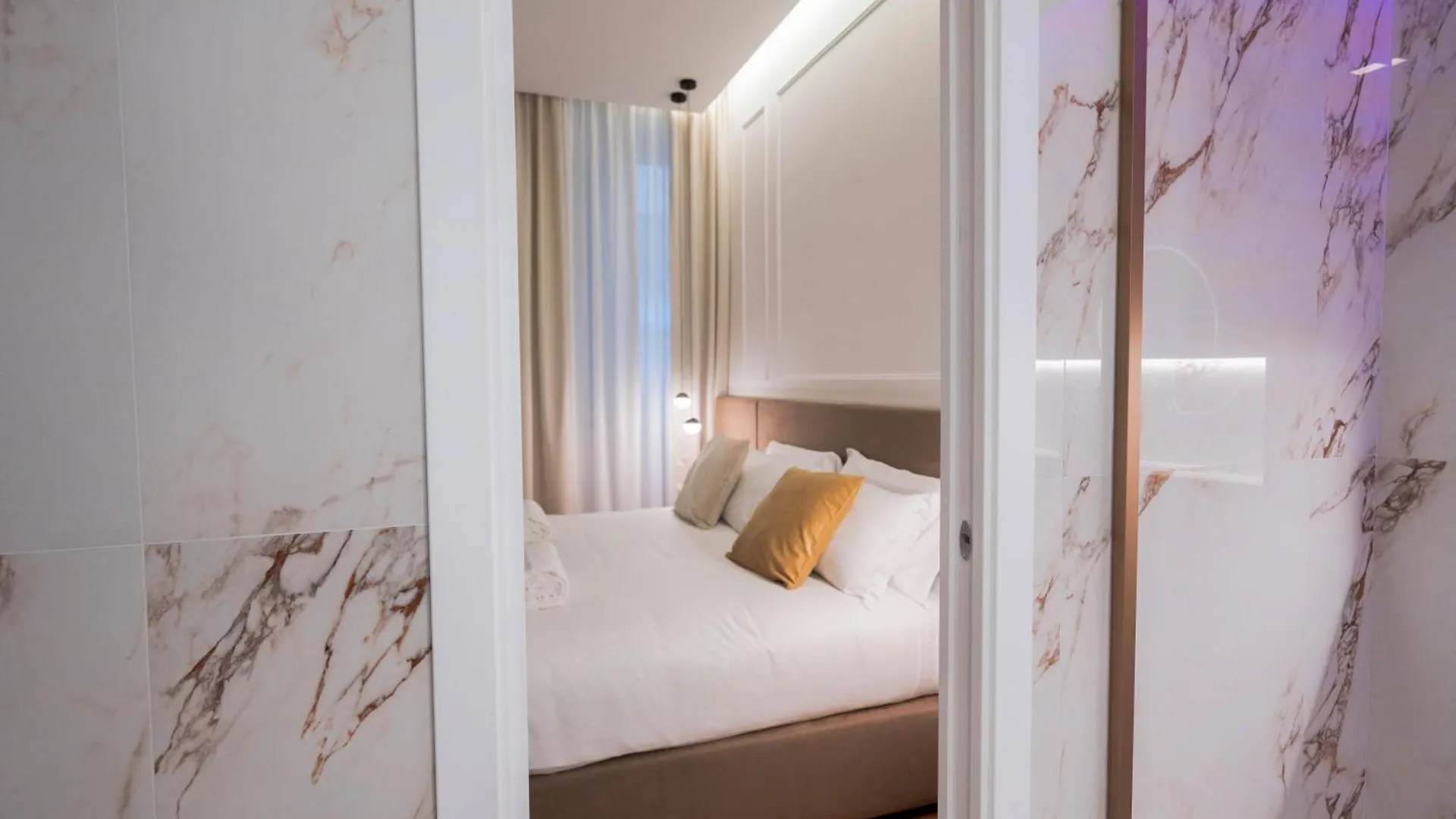Guest house 56 Orange Street Luxury Accommodation Rome Italy