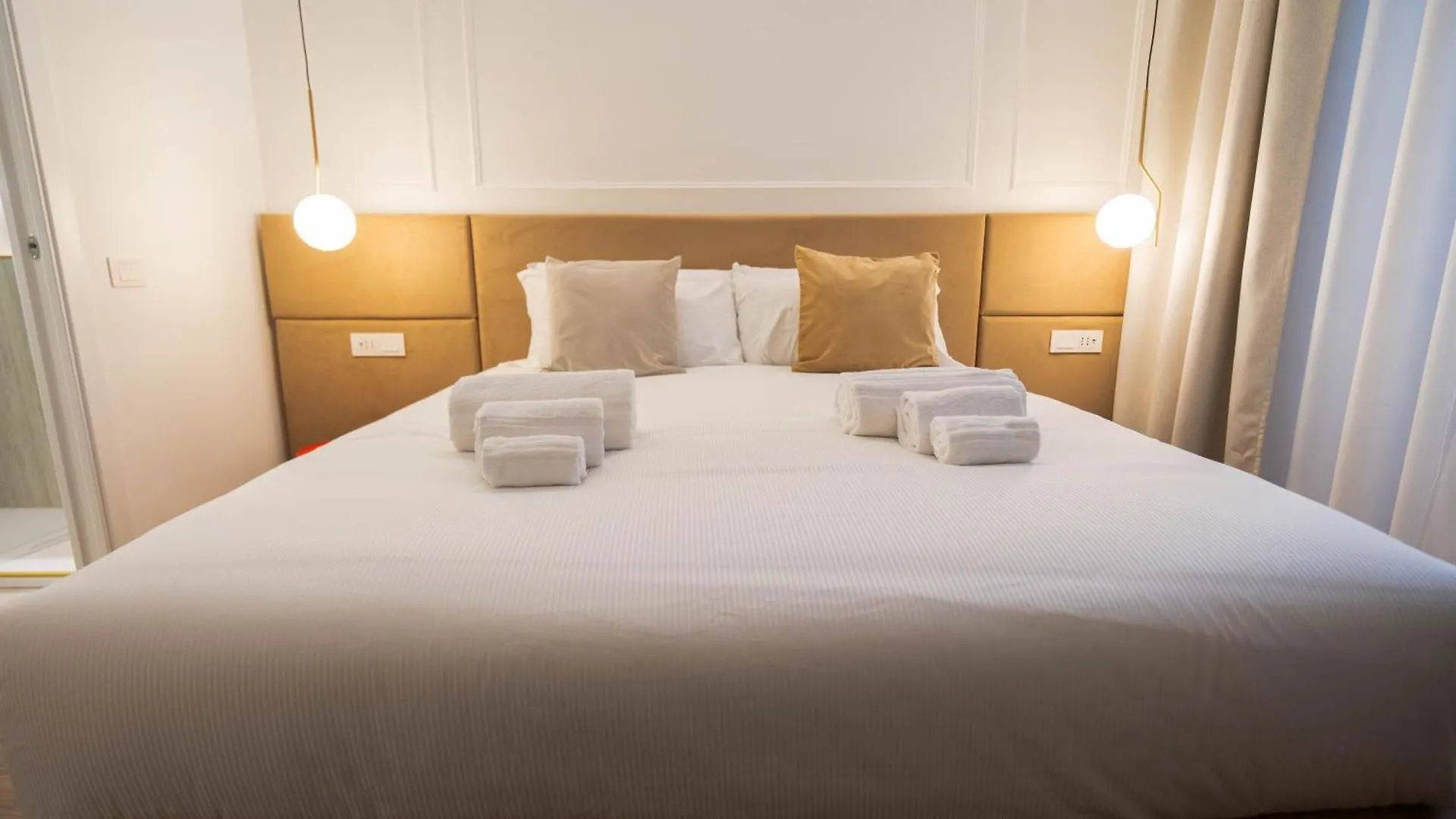 56 Orange Street Luxury Accommodation Rome Guest house