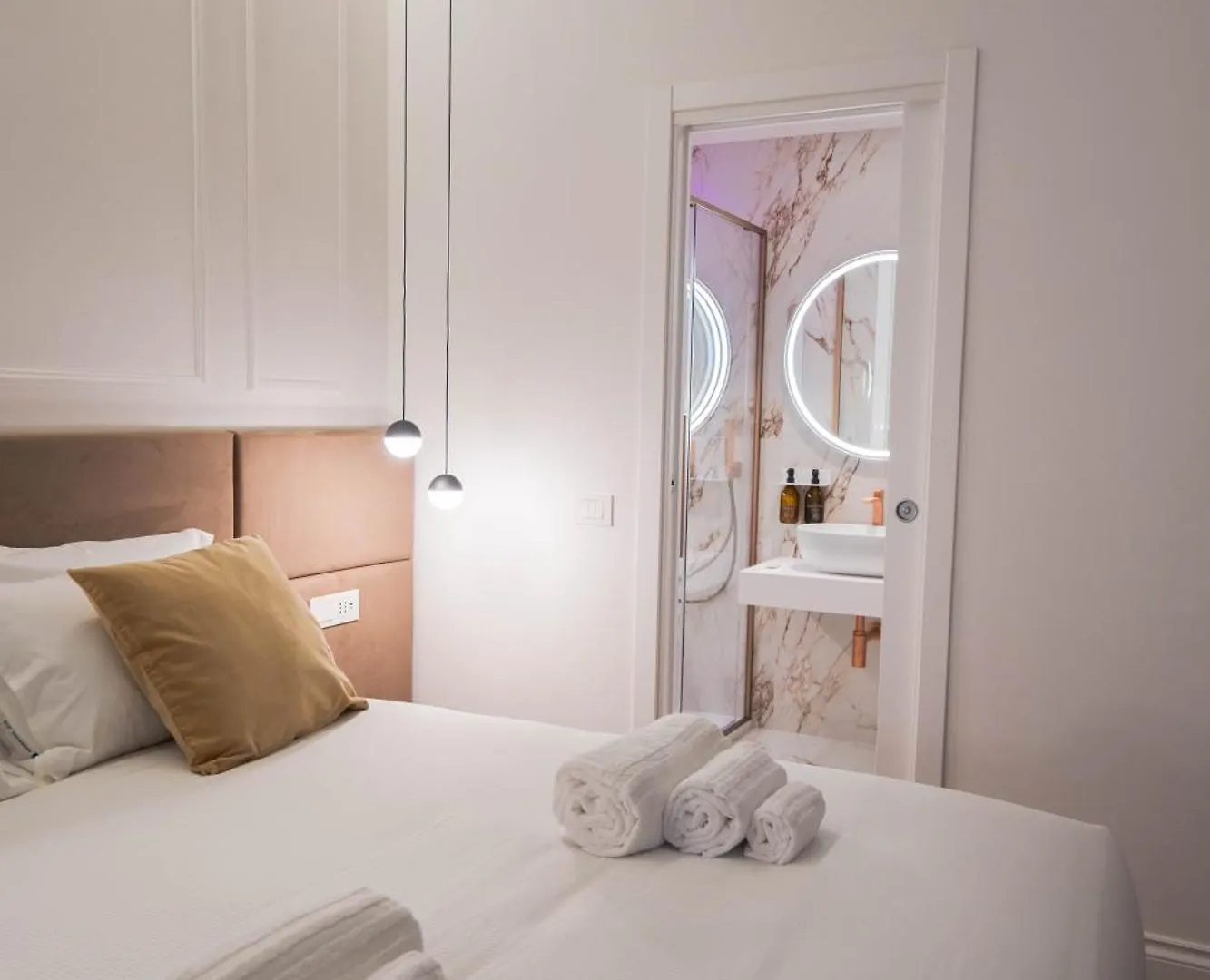 56 Orange Street Luxury Accommodation Rome Guest house
